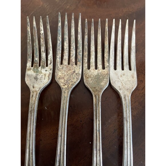 Vintage Wm. A Rogers Hotel Plate Oneida Ltd. 3 Spoons & 4 Forks - Picture 10 of 11